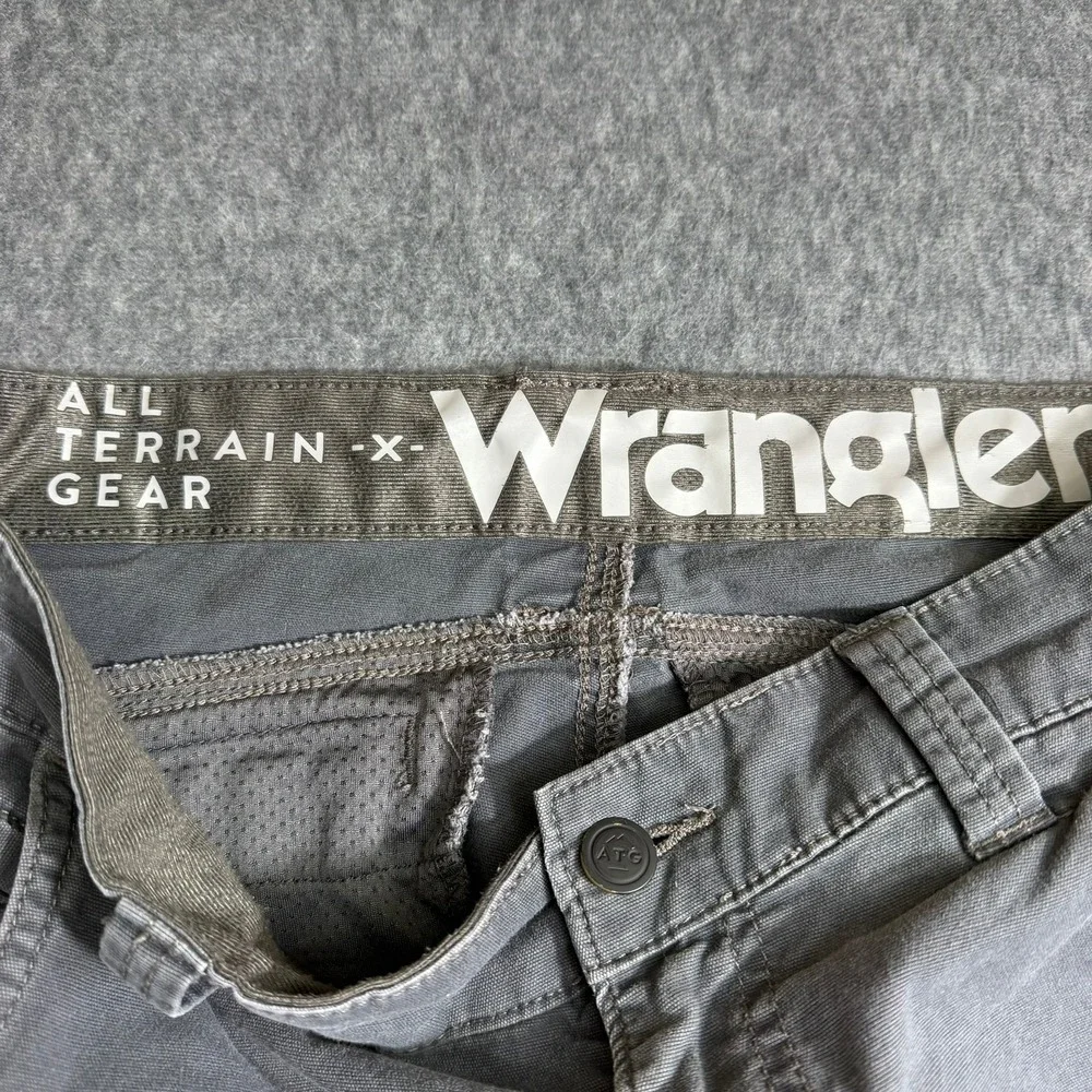 Wrangler Pants Mens 32x30 Grey ATG All Terrain Gear Straight Outdoor Distressed